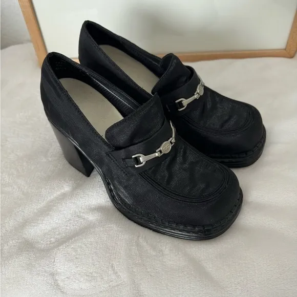 Vintage Euroclub block heel square toe loafers Y2K