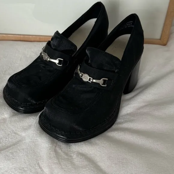 Vintage Euroclub block heel square toe loafers Y2K