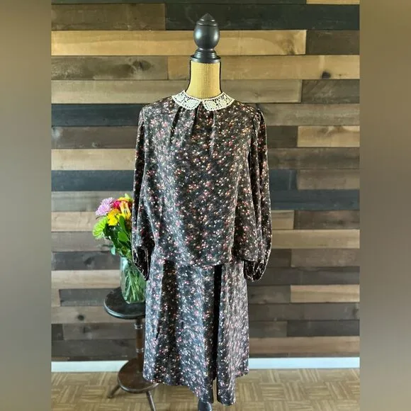 VINTAGE Specially Hand Made Floral Set Lace Collar Long Sleeve Top MIDI Skirt
