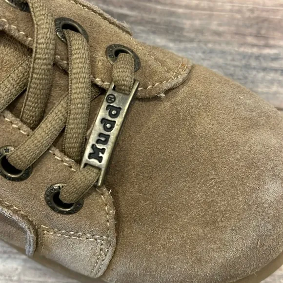 Vintage Y2K Mudd Chunky Lug Sole Tan Suede Lace Up Sneakers Size 8 Wide