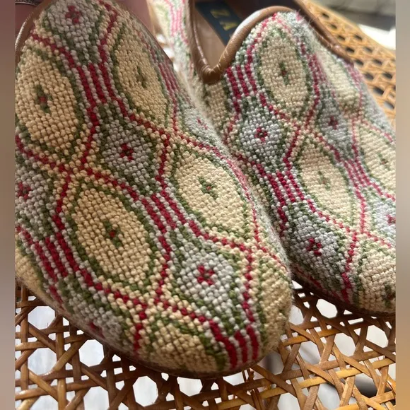 Vintage Zalo Needlepoint Geometrical Pattern Loafers Flats Size 6 Made In Spain