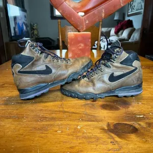 Vintage Nike ACG Boots