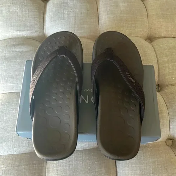 Vionic 44 Wave Orthotic Brown Thong Sandals 7