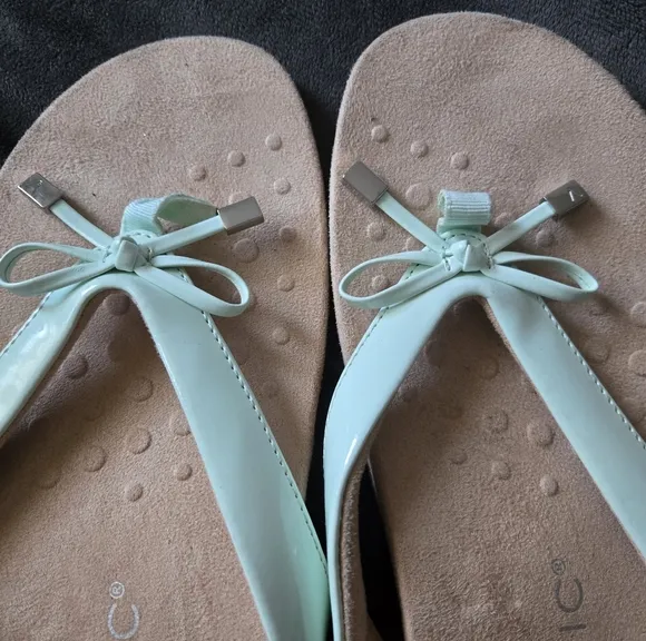 Vionic Bella Women's Mint Green Flip Flops Sz 12
