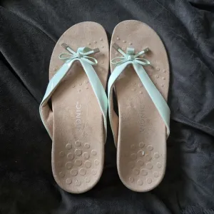 Vionic Bella Women's Mint Green Flip Flops Sz 12