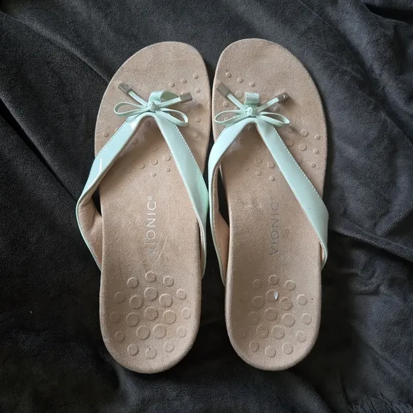 Vionic Bella Women's Mint Green Flip Flops Sz 12