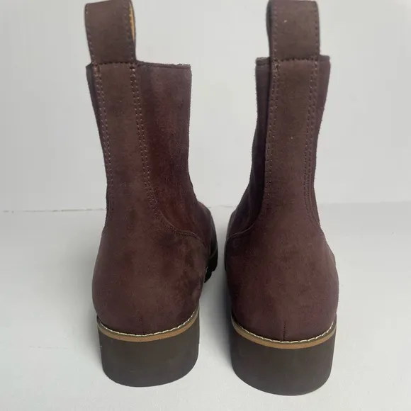 Vionic Chocolate Brown Suede Water Repellent Rubber Sole Boots Size 7 Like New