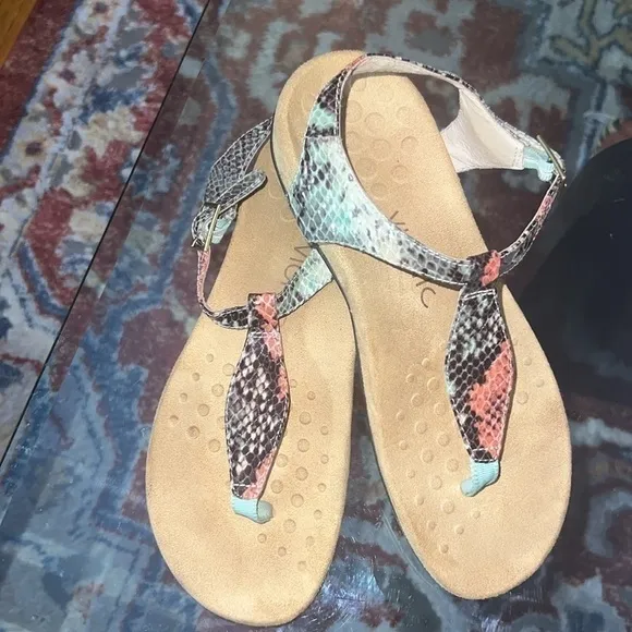 Vionic  Snakeskin Pattern Leather T-Strap Multicolored Sandals Size 7