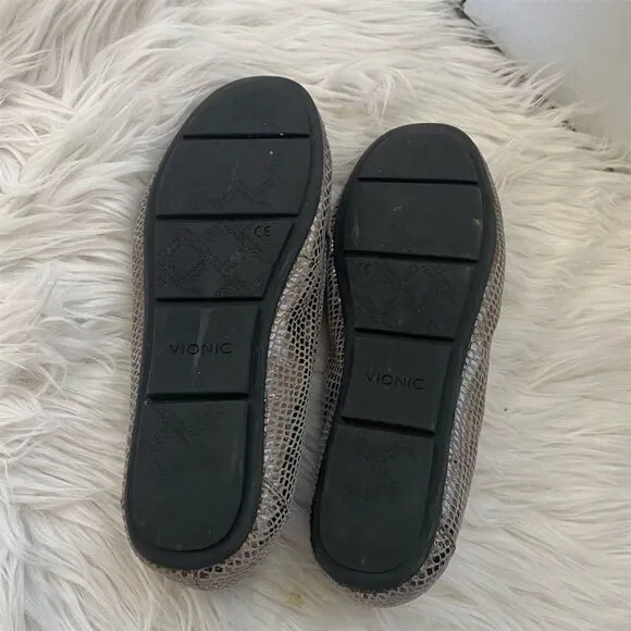 Vionic Women's Loafers Size 9 Gray Snakeskin Print Slip On Flats