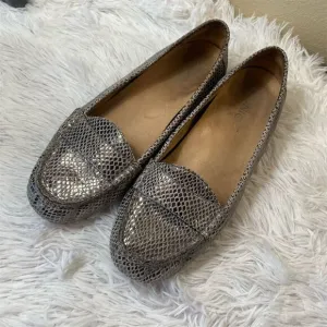 Vionic Women's Loafers Size 9 Gray Snakeskin Print Slip On Flats