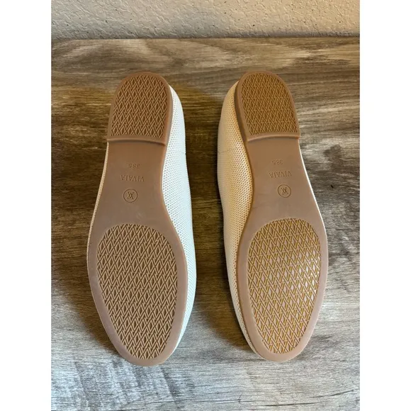 Vivaia Audrey Round Toe Embroidered Bee Happy Loafers