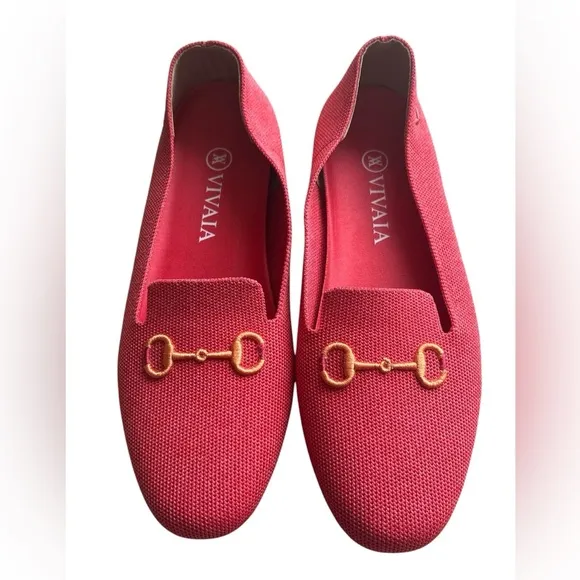VIVAIA Round-Toe Patterned Loafers red with horsebit design