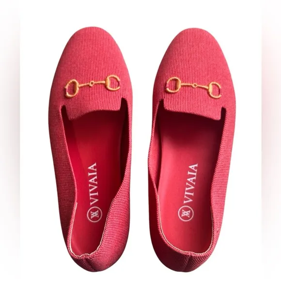 VIVAIA Round-Toe Patterned Loafers red with horsebit design