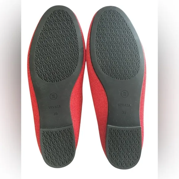 VIVAIA Round-Toe Patterned Loafers red with horsebit design