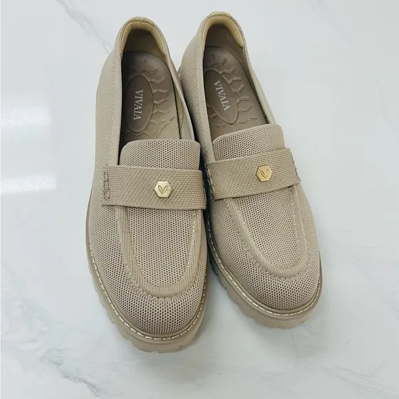 VIVAIA Round -Toe Platform Chunky Heel Cream Loafers for Women size 8