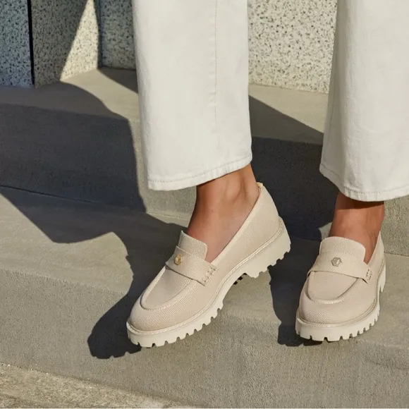 VIVAIA Round -Toe Platform Chunky Heel Cream Loafers for Women size 8