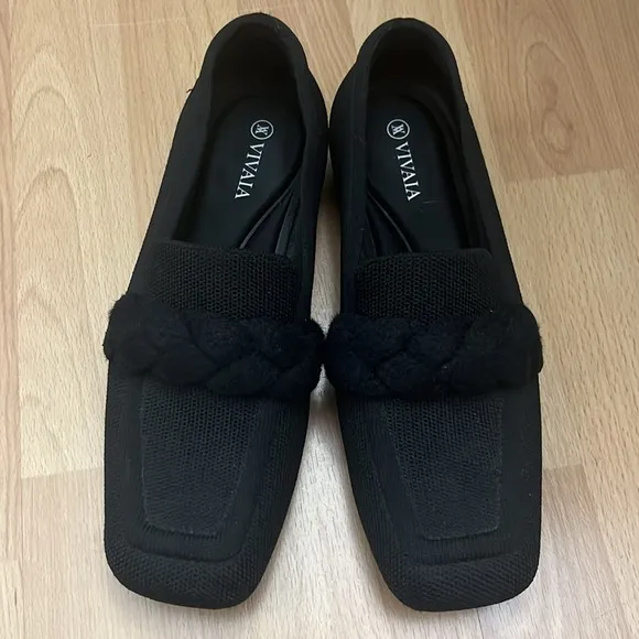 Vivaia Square-Toe Knot Loafers (Caitlin 2.0) size 8(39)
