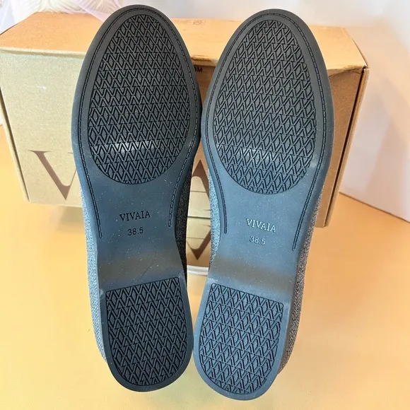 VIVAIA Women’s Eloise Almond Toe Gray Loafers NWT