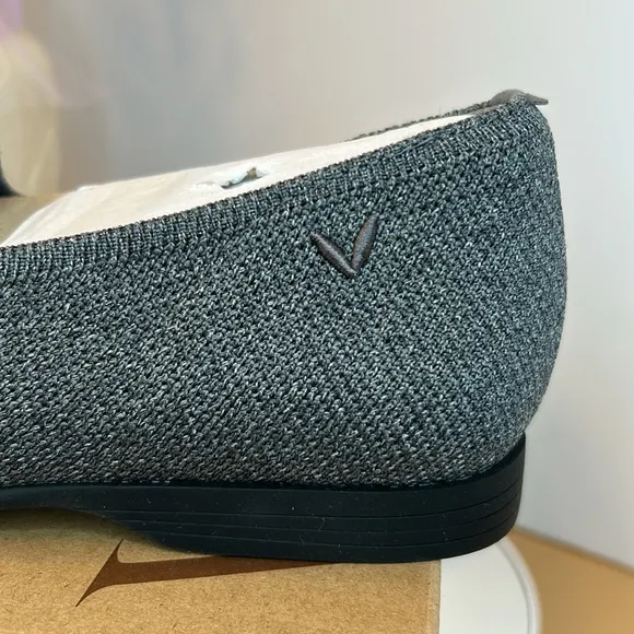 VIVAIA Women’s Eloise Almond Toe Gray Loafers NWT