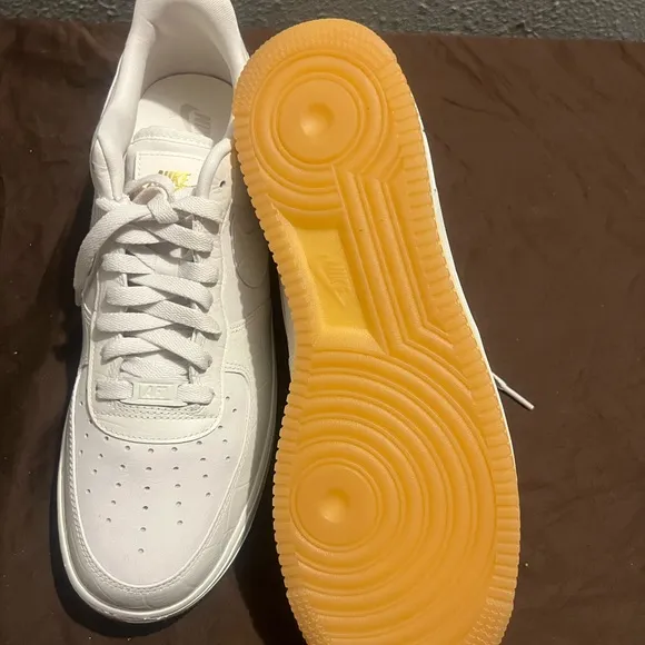 White Sneakers with Textured Design and Gum Sole
