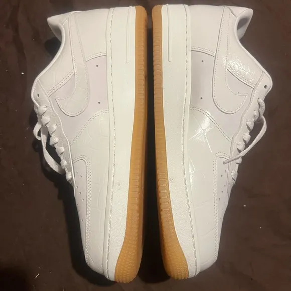 White Sneakers with Textured Design and Gum Sole