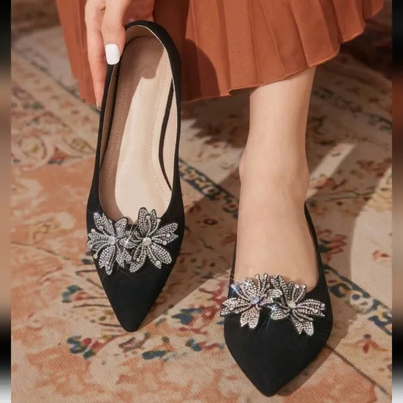 Women Flat Mule Shoes, Pointy Toe Slip-On Flats With 3D Floral Rhinestone Decor