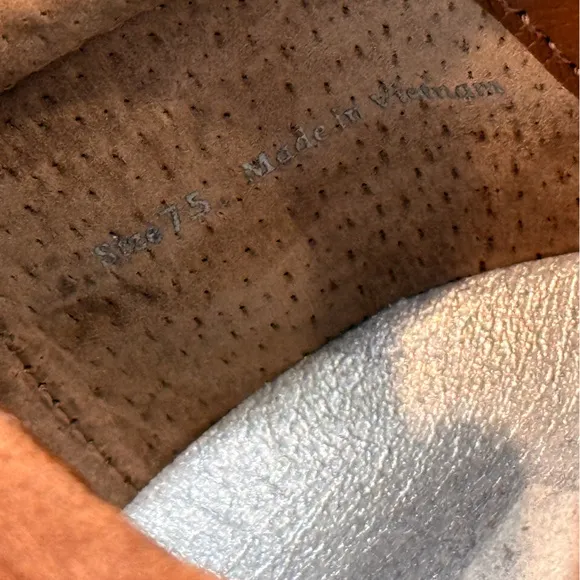 Women’s DOLCE VITA Jadah sneakers- pecan suede. Size 7.5