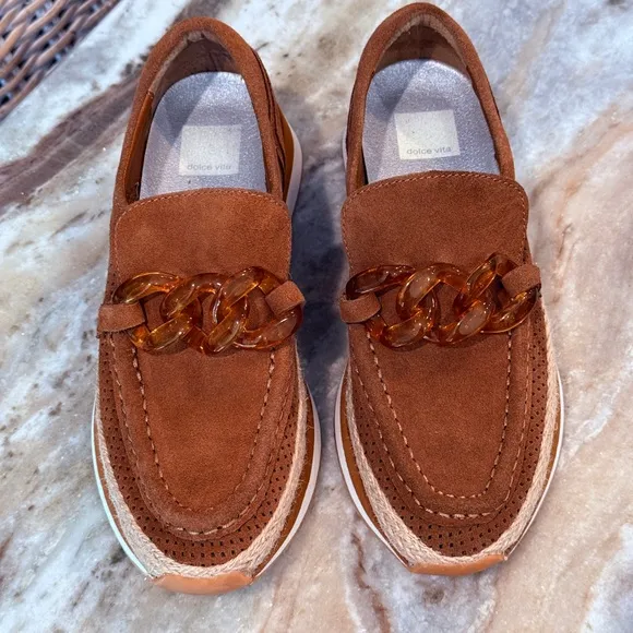 Women’s DOLCE VITA Jadah sneakers- pecan suede. Size 7.5