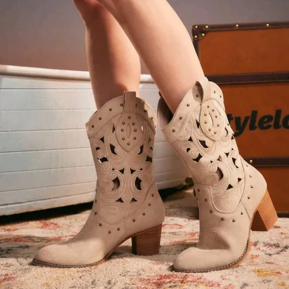 Women's Fashionable Mid-Calf Boots Suitable For Vacation