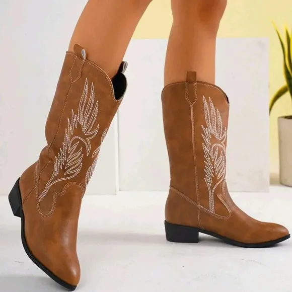 Women's Four Seasons Fashionable Embroidered  Western Boots