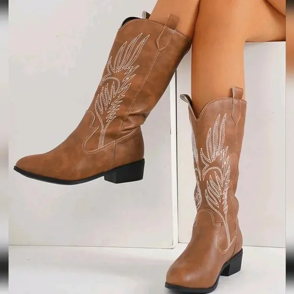 Women's Four Seasons Fashionable Embroidered  Western Boots
