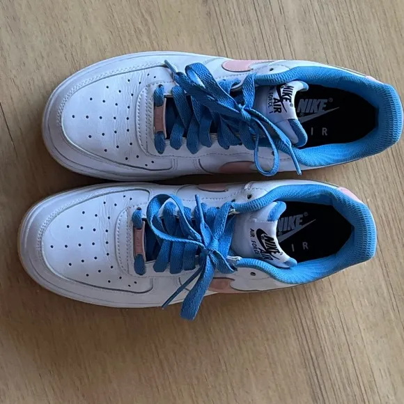 Women’s Nike 7.5 pink blue