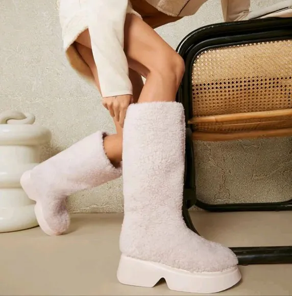 Women's Simple Solid Color Plush Mid-Calf Boots