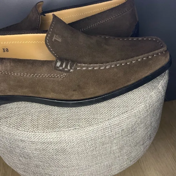 Women’s Tod’s Moc Square Toe Brown Suede Slip-On Loafers with Moccasin Design 38