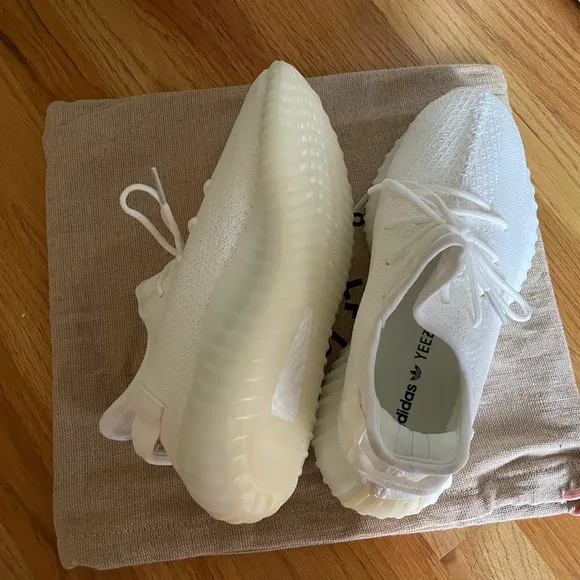 Yeezy 350 V2 Cream White