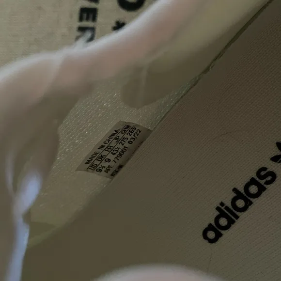 Yeezy 350 V2 Cream White