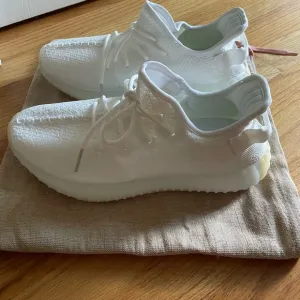 Yeezy 350 V2 Cream White