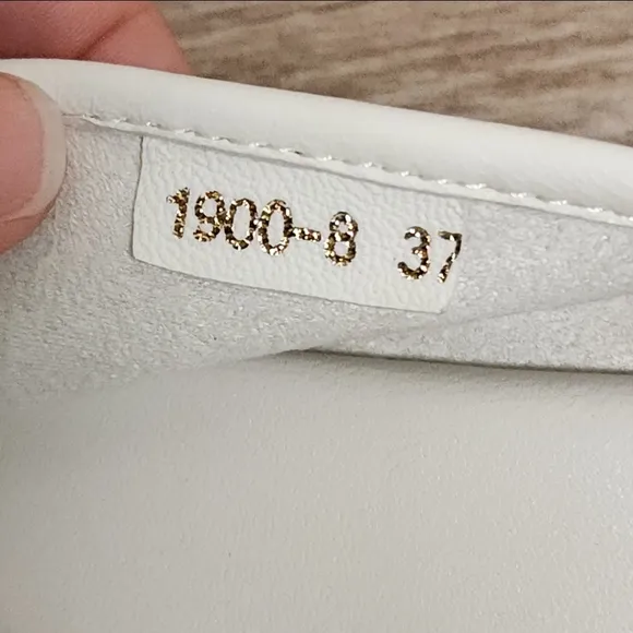 Yirenyueji Retro Mary Jane Minimalist Round Toe Flats In Ivory Slip Ons Size 37