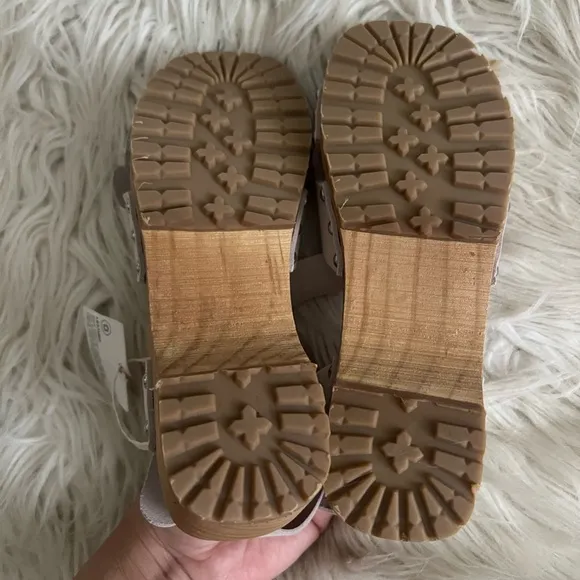 Zara Beige Leather Sandals
