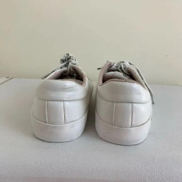 Zara Kids White Hello Kitty Sneakers w/Kitty Laces Kids 2.5