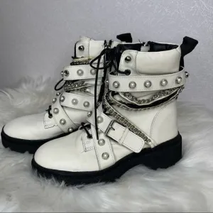 𝅺ZARA Leather Pearl and Chain Moto Combat Boots White 37